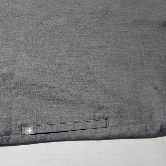 EUC Figs‎ Technical Collection Rafaela sleeveless scrubs top men's size small - Picture 2 of 6